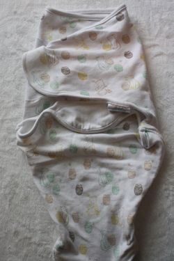 Winnie the Pooh Velcro Swaddle 0-3m