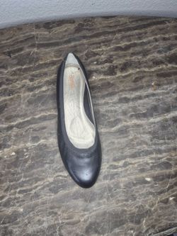 NWOB Atrex Womens Ballerina Heel Style Shoe SINGLE RIGHT Size: 9 C/D