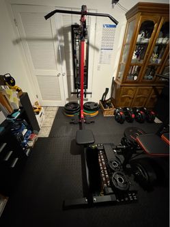 Lat pulldown machine