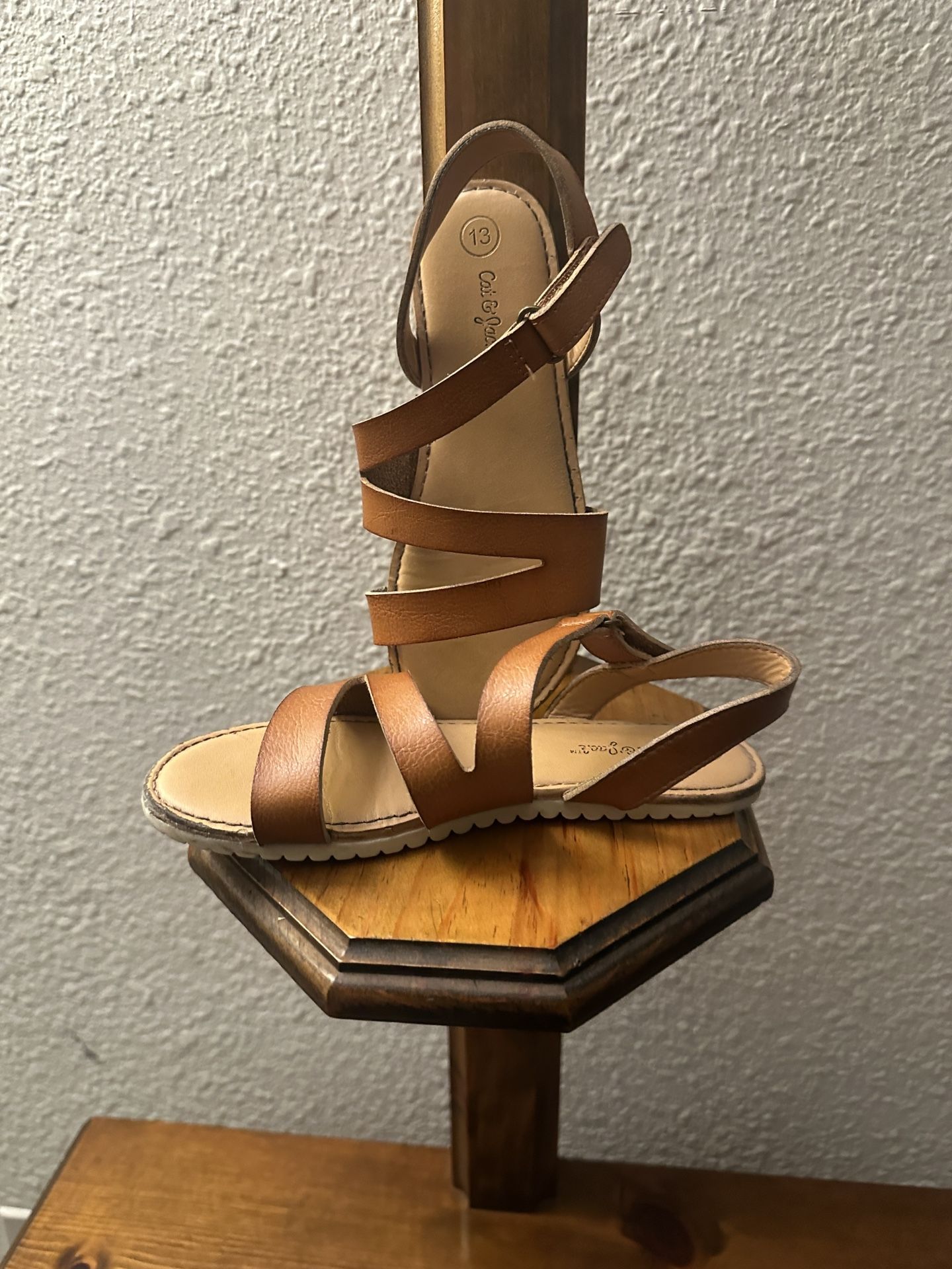 Cat&Jack Beautiful Girls Sandals Size 13