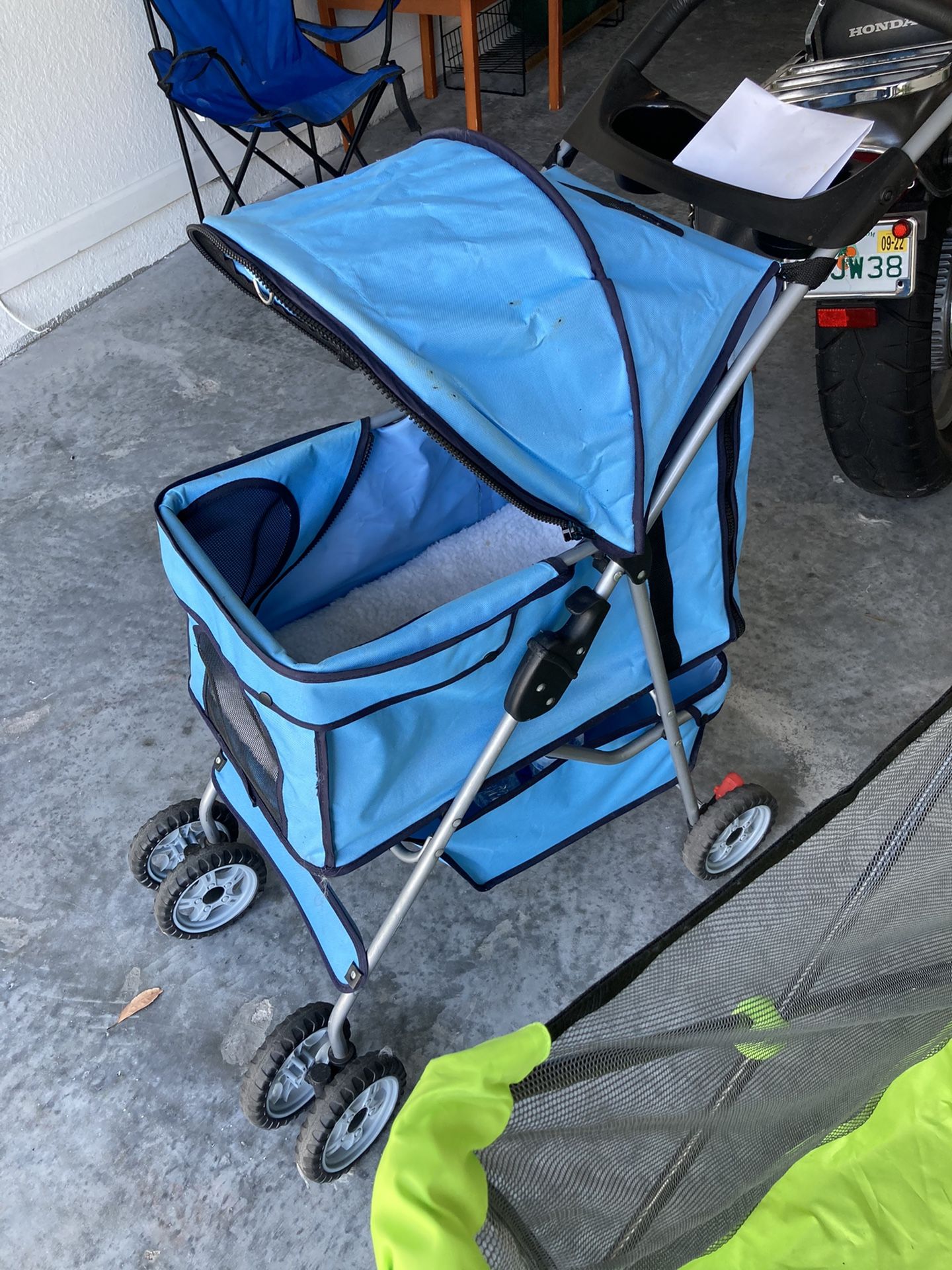 I Am Selling The Dog Strollers An Play Pin For Dog