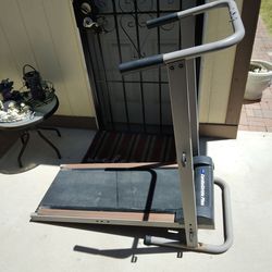 Treadmill non-electric  good condition.