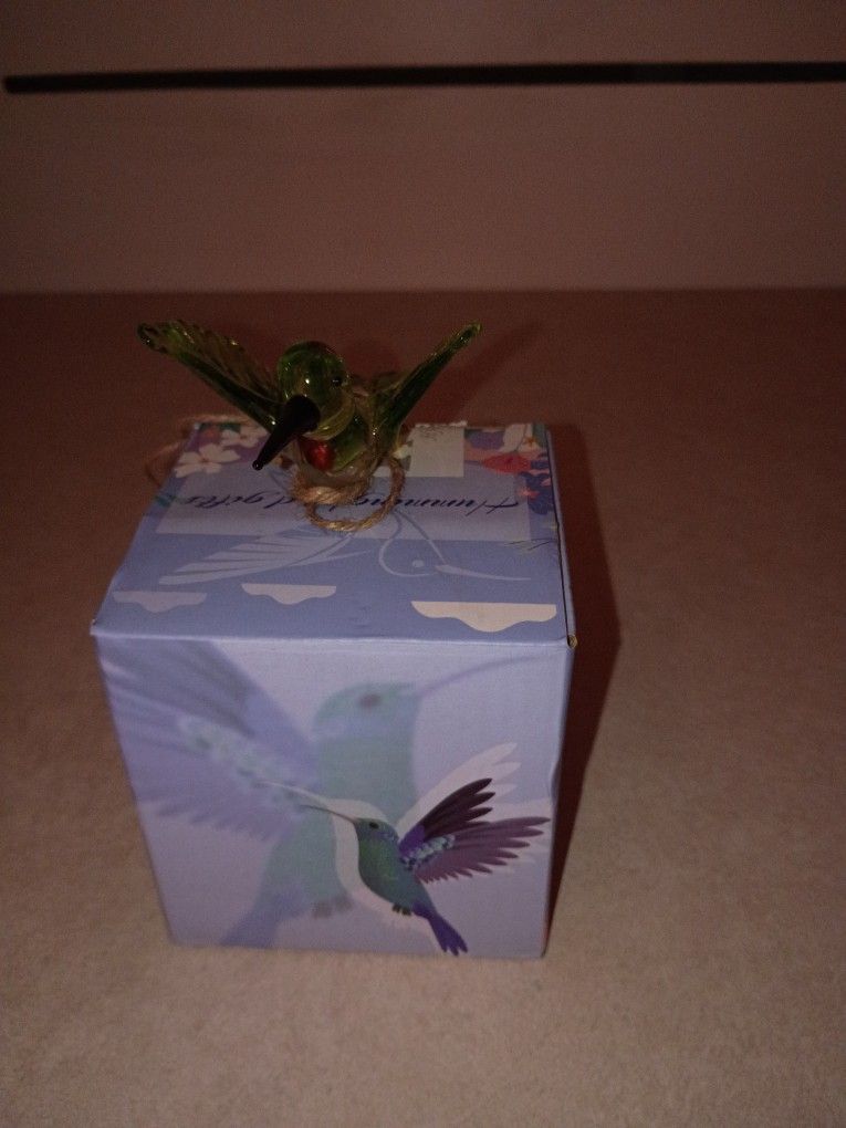 blown glass hummingbird figurine