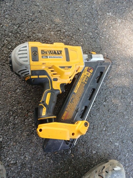 Dewalt Framing Gun 30° Angle