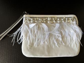 New Patricia Nash White Diamonds Feathers And Pearls Cassini Wristlet