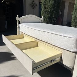 Twin Solid Bed W/ Mattress & Boxspring W/ Drawers! 