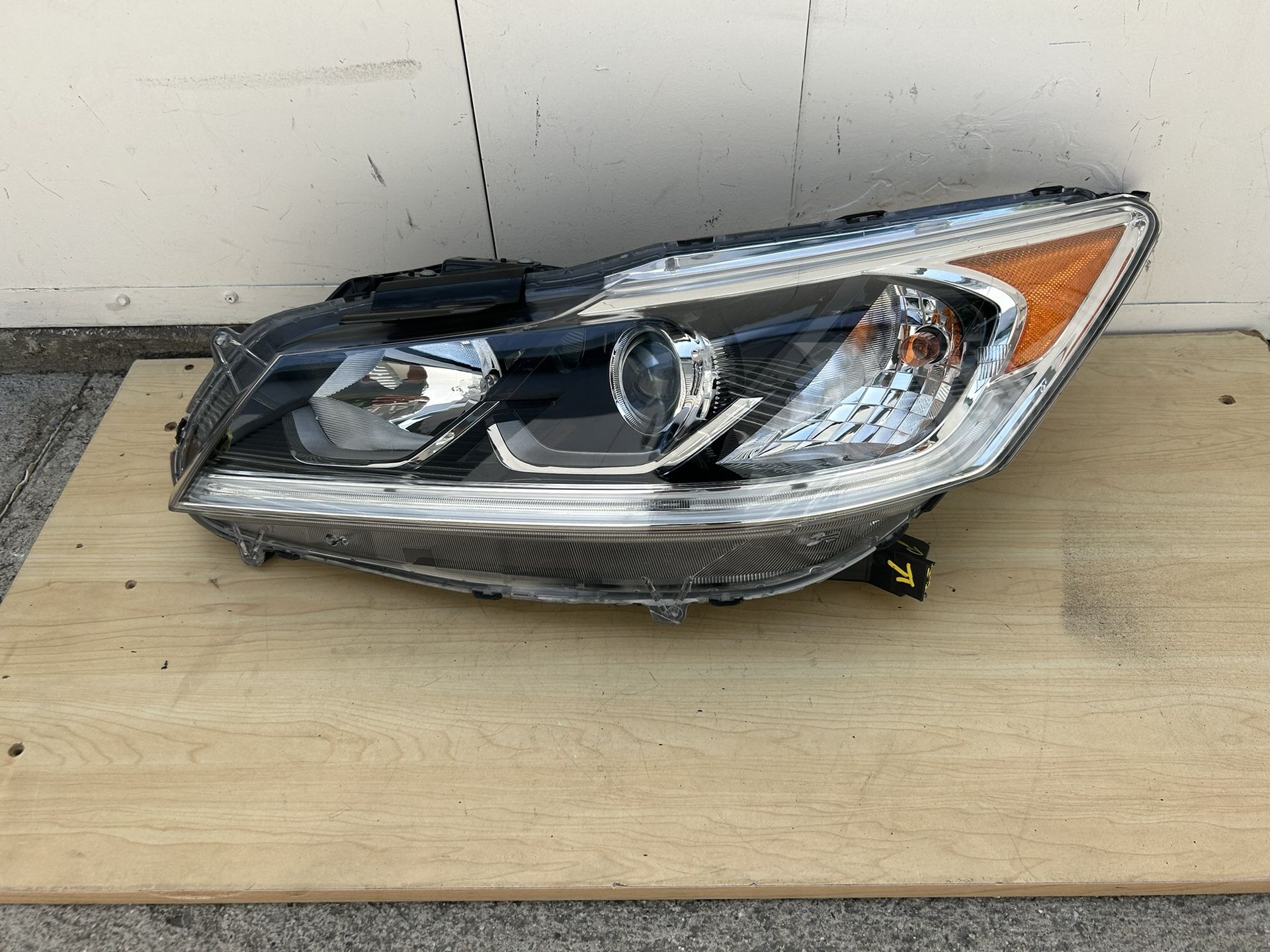 Honda Accord Sedan Driver HL Halogen w/LED Headlight 2016 2017 Used Oem Original