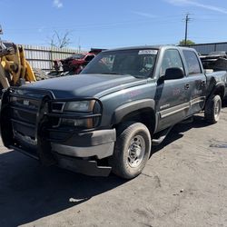 2006 CHEVY SILVERADO IN FOR PARTS!
