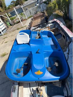 Paddle boat 4 seater with steering