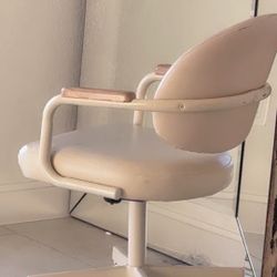 Glass Table With 4 Chairs. 