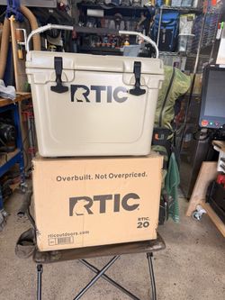 *BRAND NEW* RTIC 20qt Hard Cooler