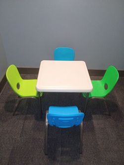 Children's Table Set with 4 Chairs