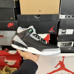 DS Jordan Green Glow 3s size 11.5M 🚨BELOW RETAIL🚨