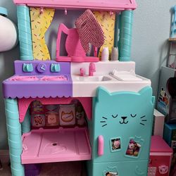 Gabby’s dollhouse kitchen 