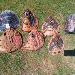 BASEBALL CATCHER'S CATCHING GLOVE only $80 Each! Betta Hurry 😜😄