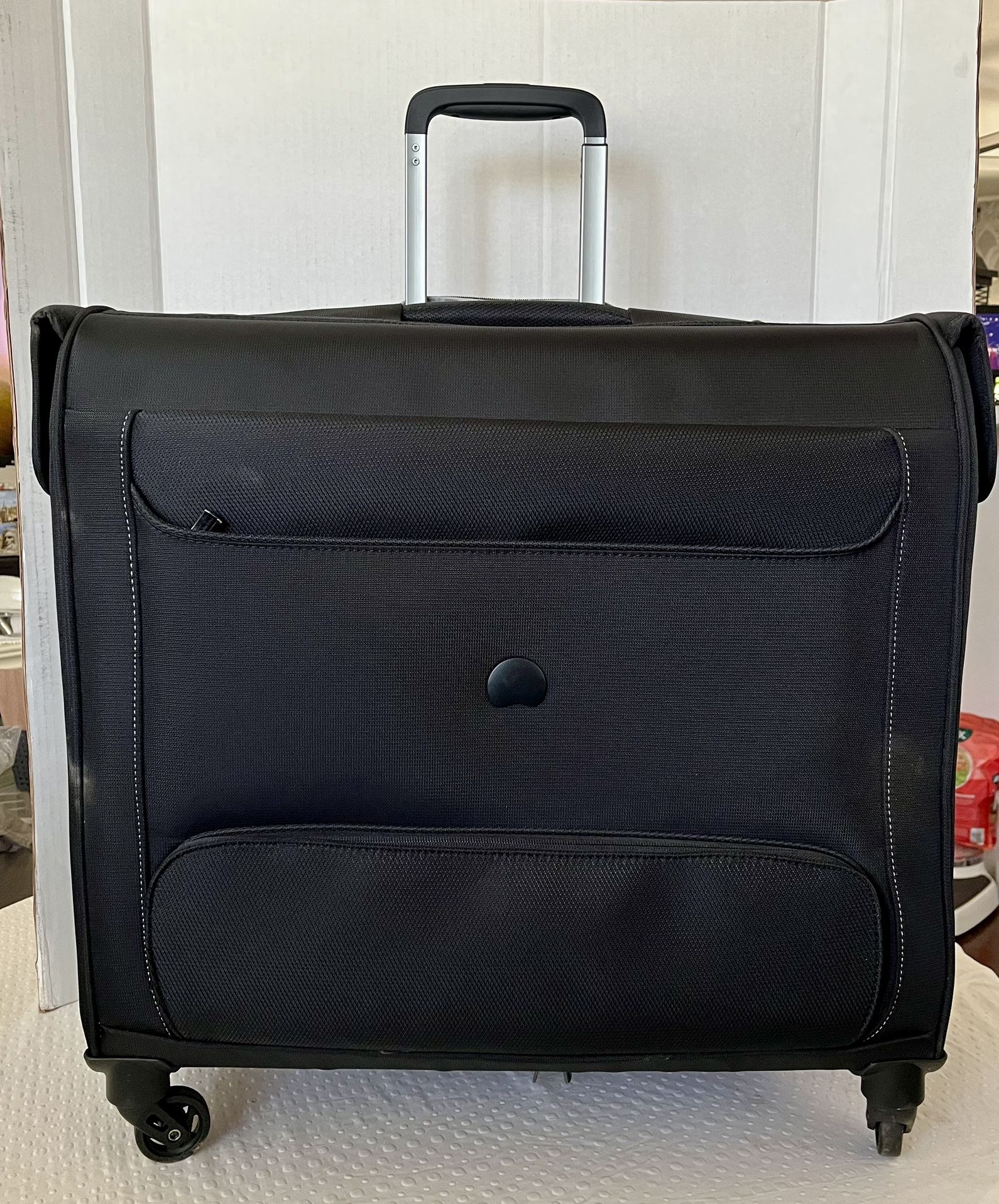 Delsey Paris Tour Air Spinner Garment Bag