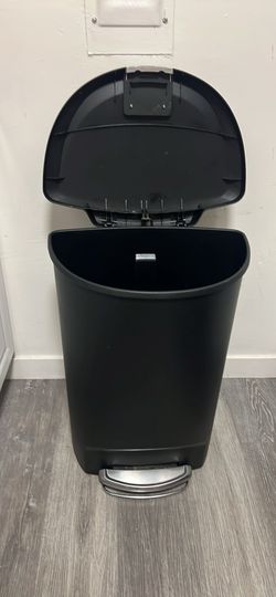 Semi-Round Step Trash Can