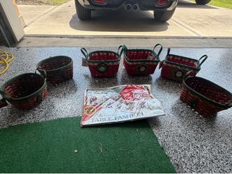 Christmas baskets and table placemat setting
