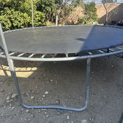 Trampoline 