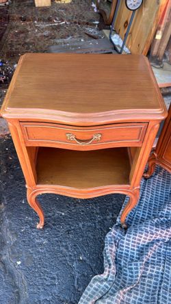 1950s Mid Century Drexel French Provincial Walnut Oxbow nightstand L17”*D12”*H28”(address in description