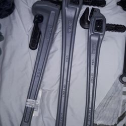Set Of Pipe Wrenches (3)