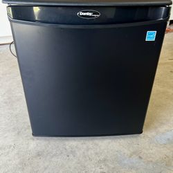 Mini- Fridge 