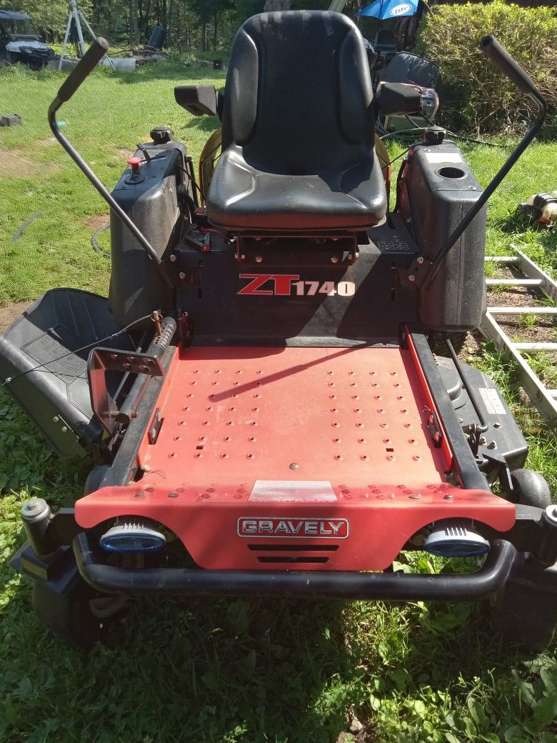 Gravely Zt 1740 Zero Turn Mower