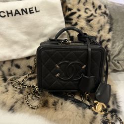 Chanel Filigree Vanity Case Quilted Caviar Gold-tone Small Black OBO