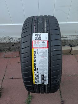 235/45/17 Tire