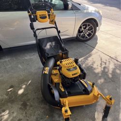 DEWALT 28 in. 224cc E-GOV Engine 3-in-1 Gas RWD Self-Propelled Lawn Mower with High Rear Wheels