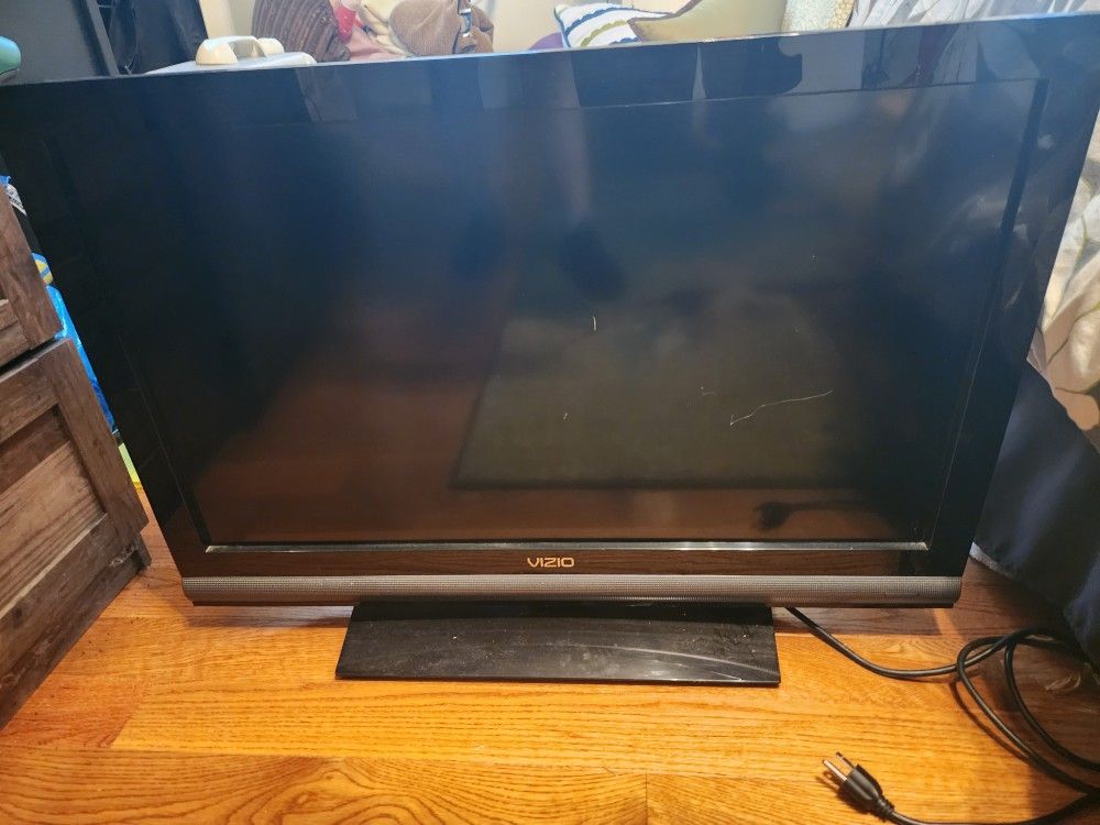 32" TV