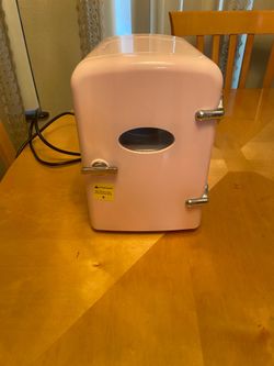 Mini fridge