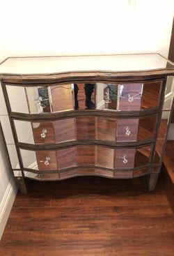 Mirror Dresser- LIKE NEW