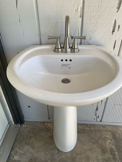 Pedestal sink