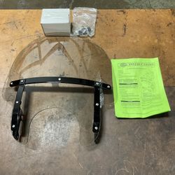 Brand New Harley Davidson Low Smoked Windshield Kit 