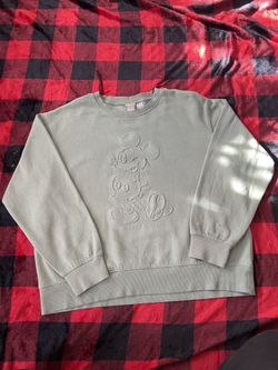 Women’s Mickey Mouse Crew Neck (M)