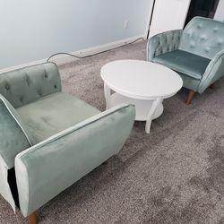 Sofa chair and round table