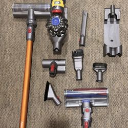 Dyson V8 Absolute Cordless Vacuum (Used, Battery Needs Replacement)