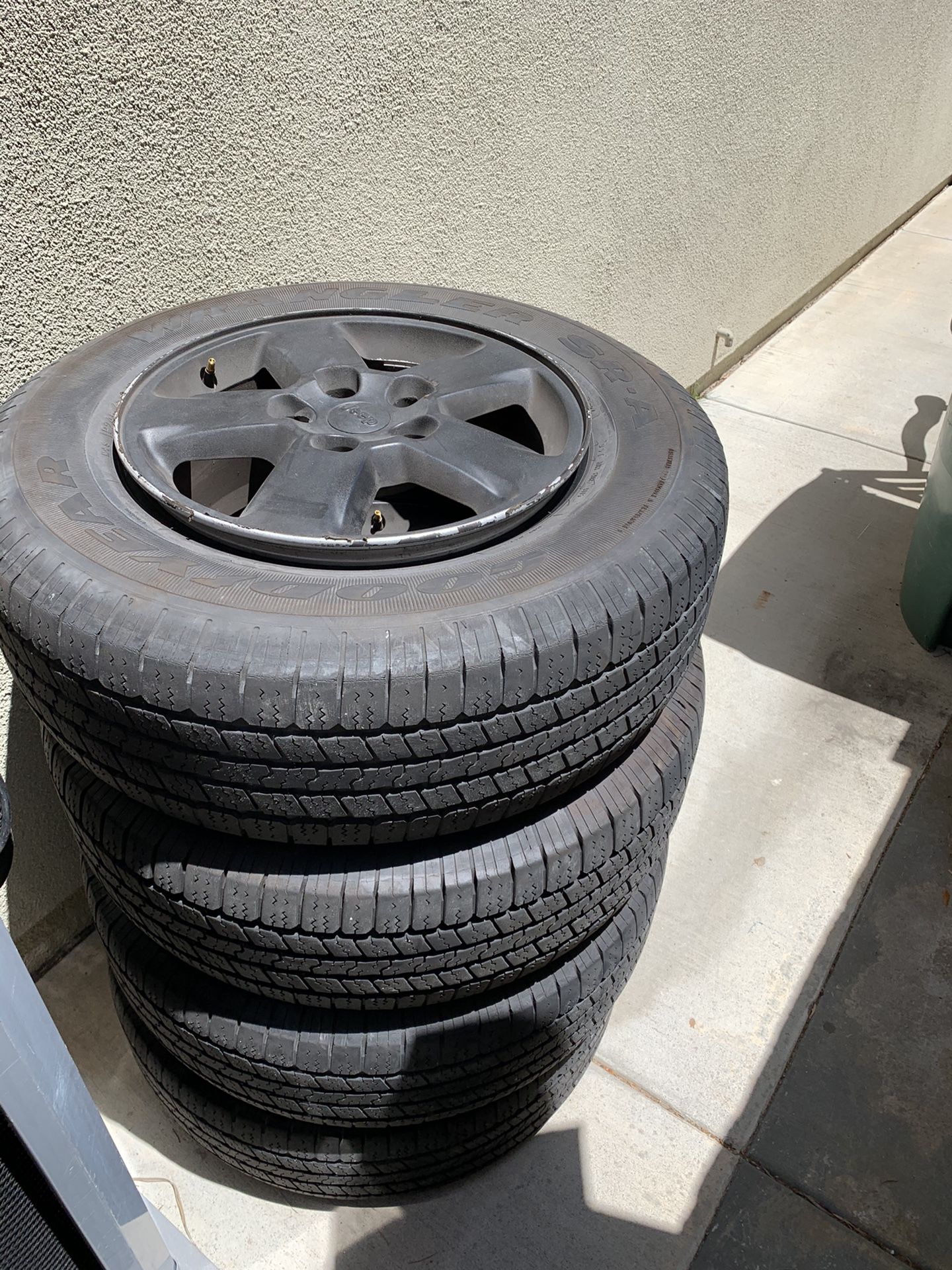 Jeep Grand Cherokee OEM wheels and tires
