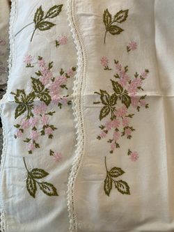 2sets Vintage Embroidered Pillowcases