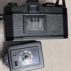Vivitar XV-2 Camera,  Pouch and Flash. 📸