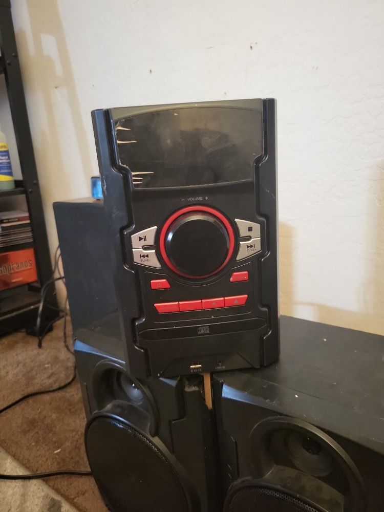 ONN. 100 Watt Cd Stereo