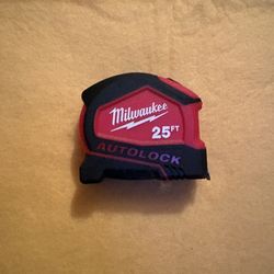 Milwaukee 25 foot measuring tape