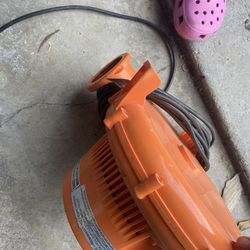 Small bouncing hose blower