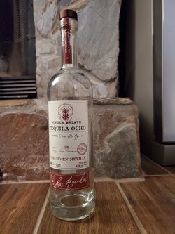 Tequila ocho 100% puro de agave.