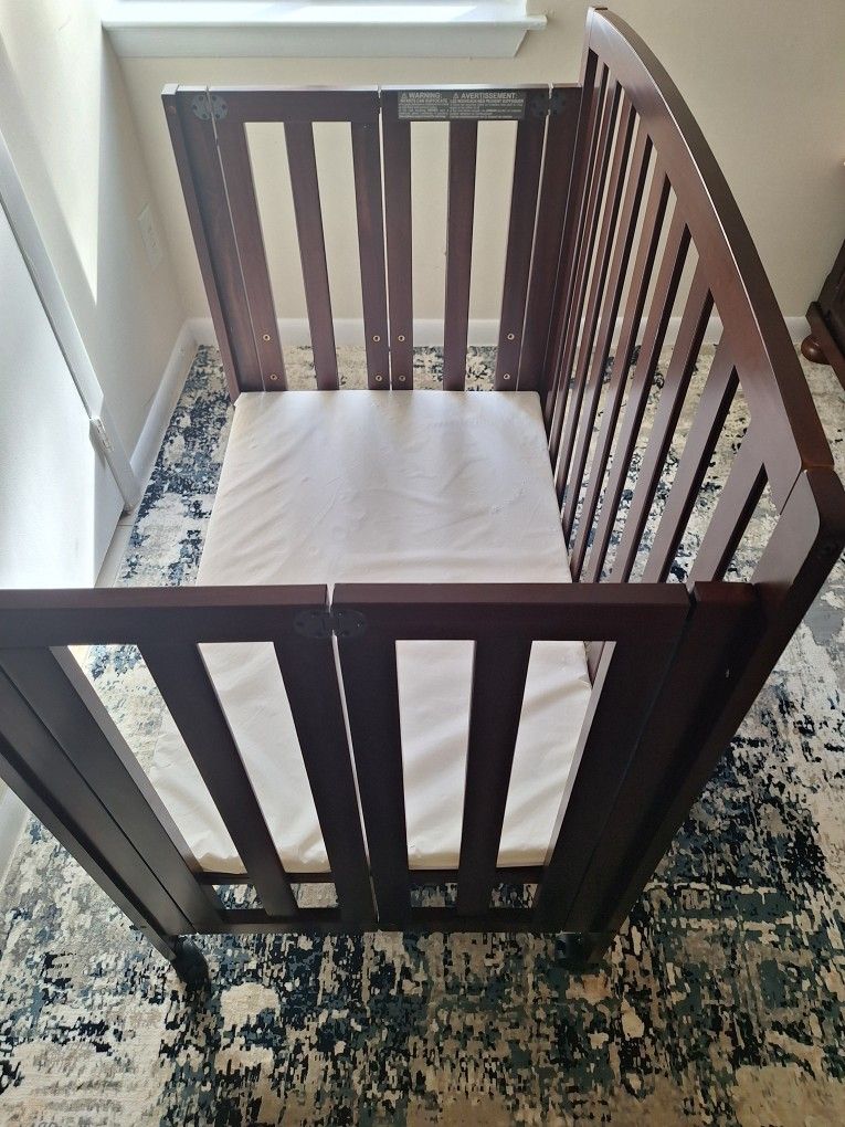 Convertible Baby Crib