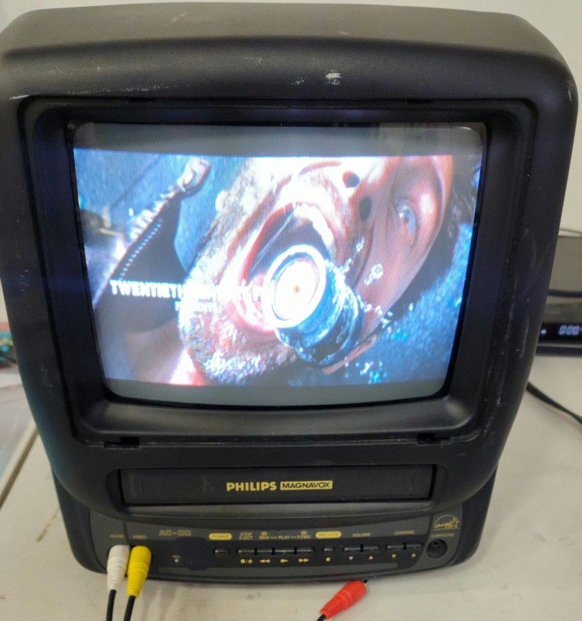 9" CRT TV/VCR Combo Model 1999