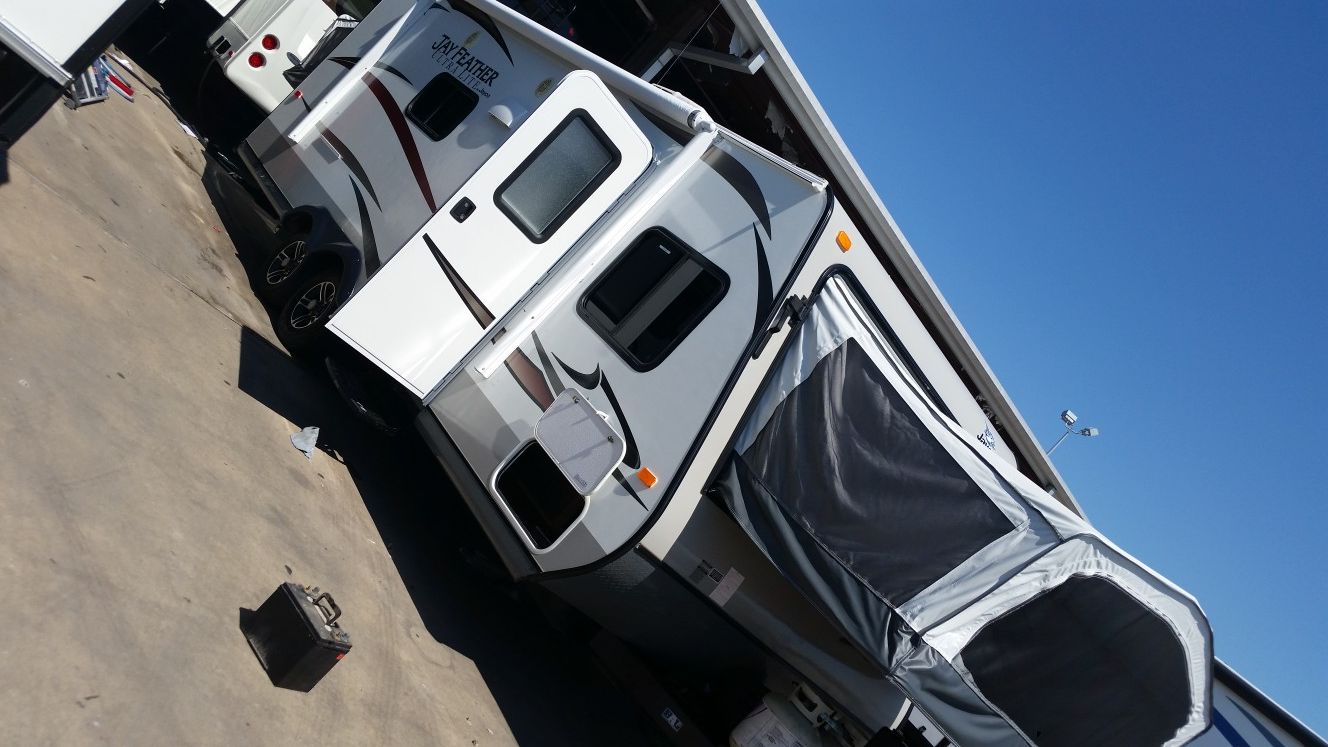 23ft. Jayco feather lite