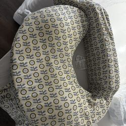 Free Breast Feeding Pillow