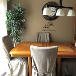 China Cabinet And Table 